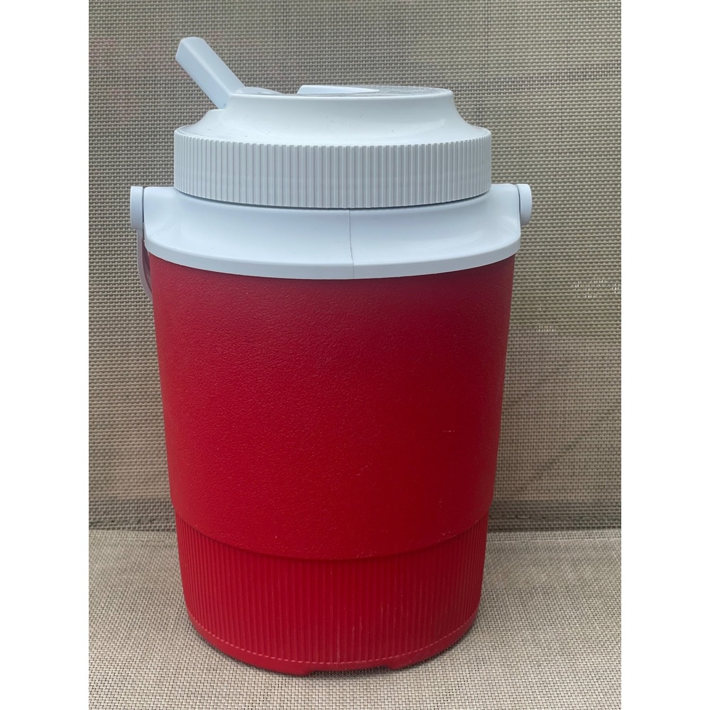 Rubbermaid Half Gallon Jug Red Classic Insulated Water Cooler 1502 USA Made